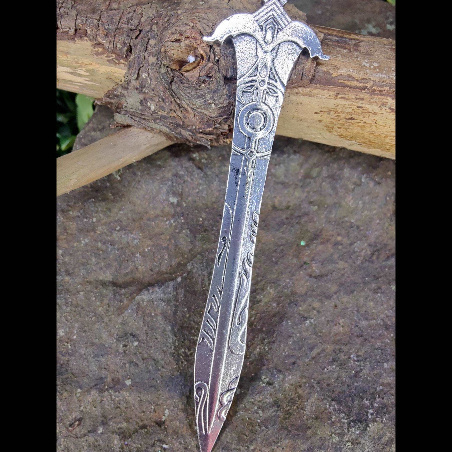 Saderna's Sword