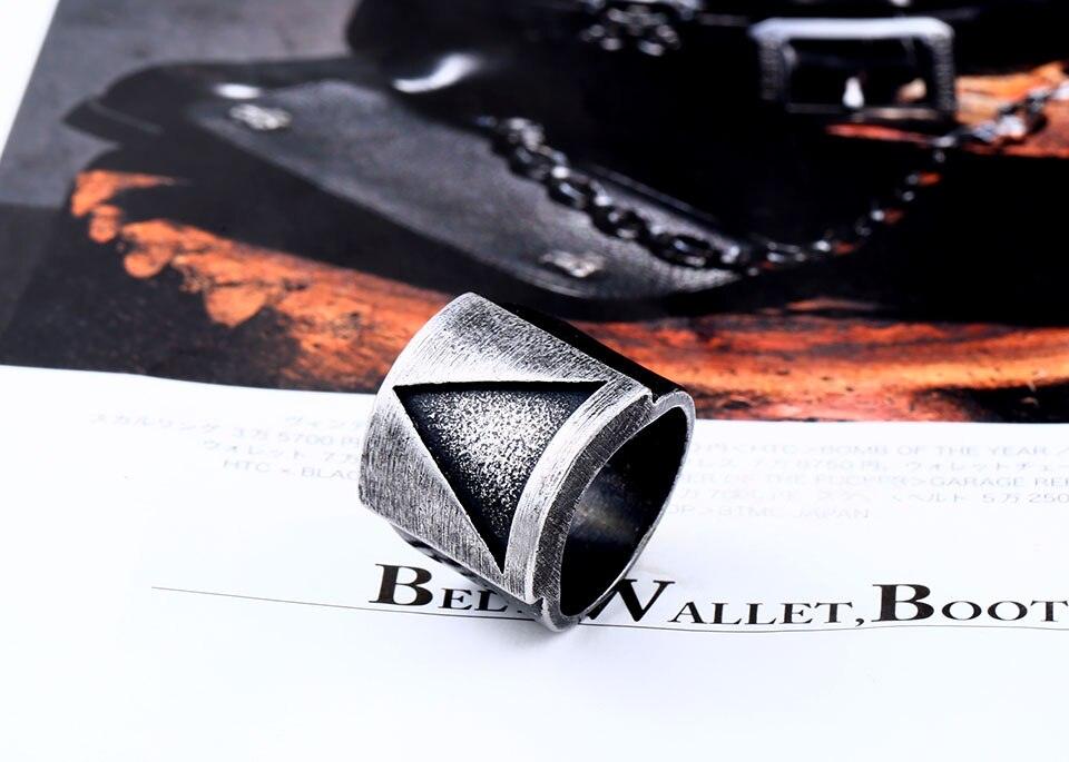 Draven Triangle Ring