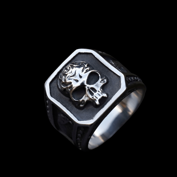 Valerius Skull Ring
