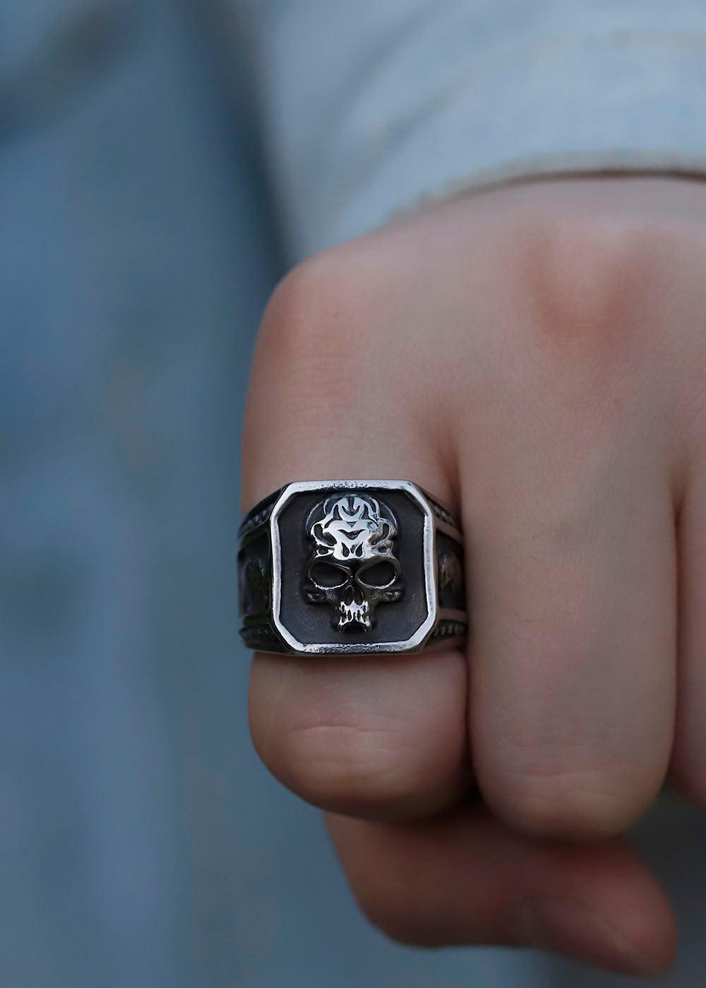 Valerius Skull Ring