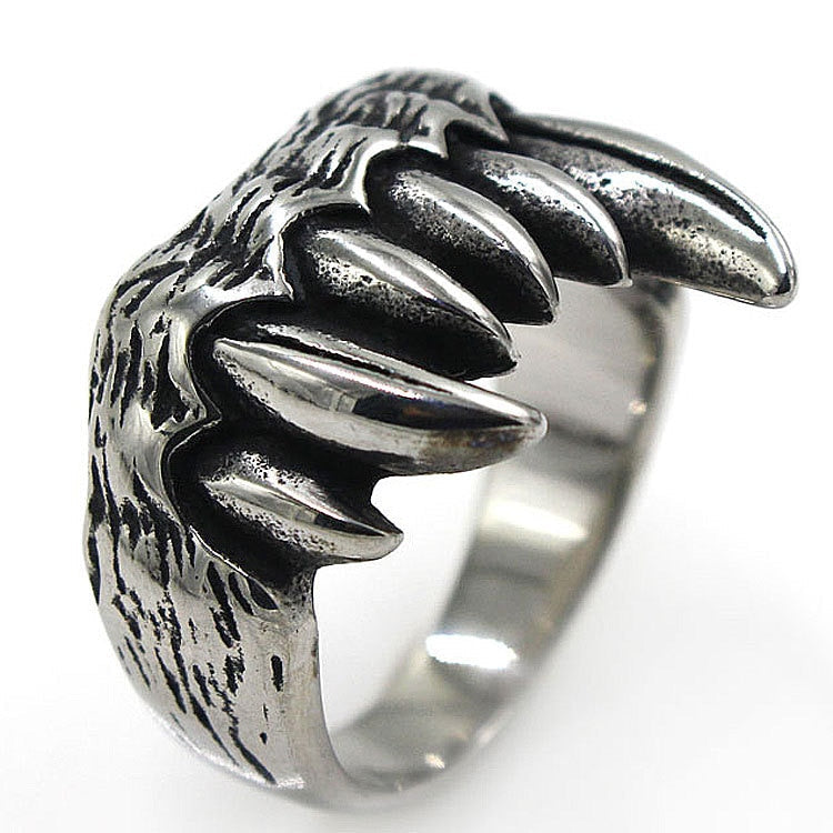 Cillian Fangs Ring