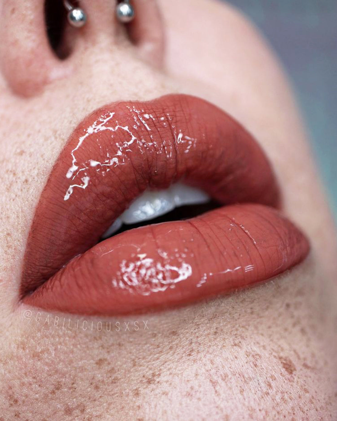 Honey Glazed Shine Lip Color